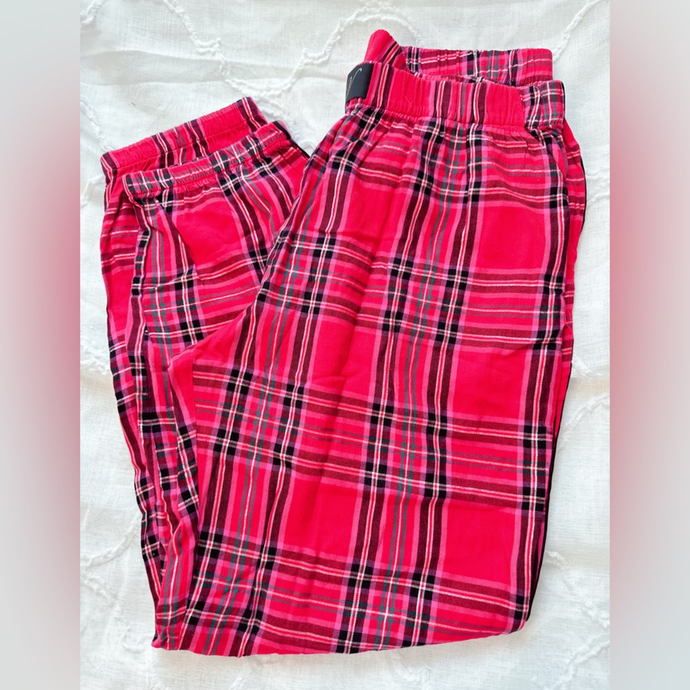 NWT Victoria's Secret Plaid Flannel Pajama Pants Pink Red Black Women's Size M